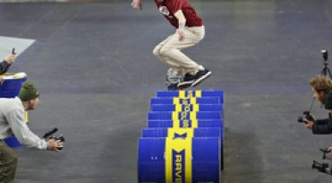 RAVENOL takes to skateboarding