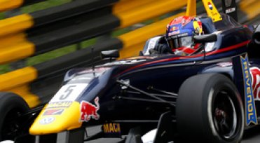 Verstappen impresses in Macau