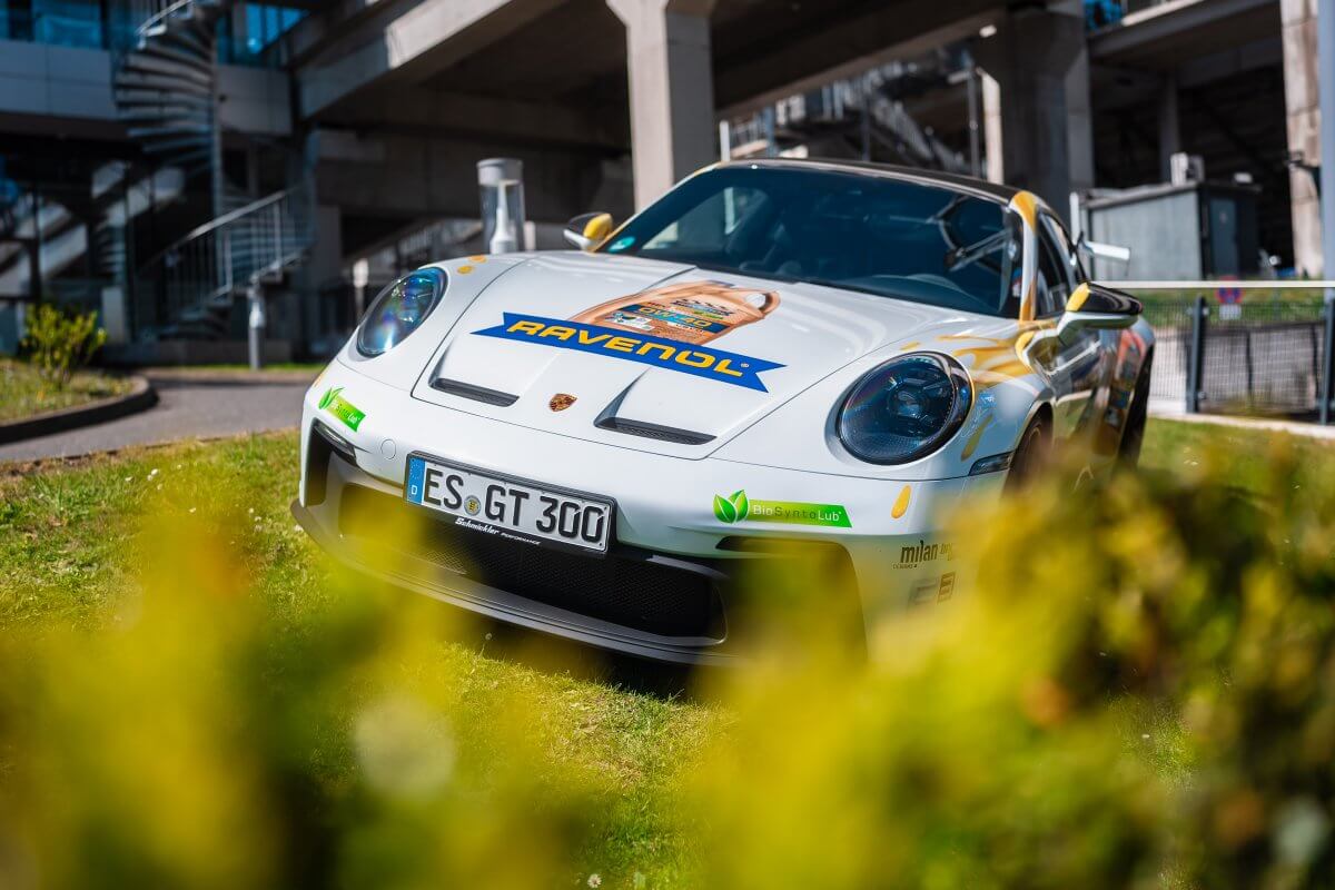 RAVENOL Porsche with Eco Series Logo