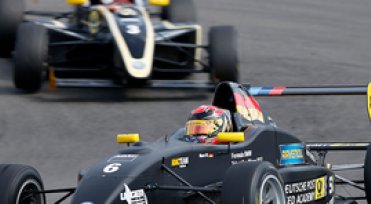ADAC Formel Masters: Neuhauser Racing feiert Doppelsieg am Nürburgring