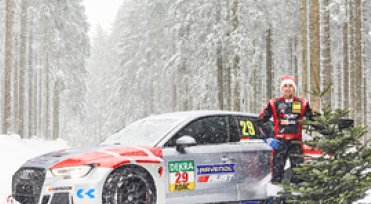 RAVENOL wishes a Merry Christmas and a happy New Year