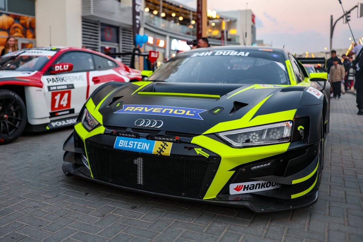 The Audi R8 LMS GT3 EVO II with the RAVENOL logo on the bonnet