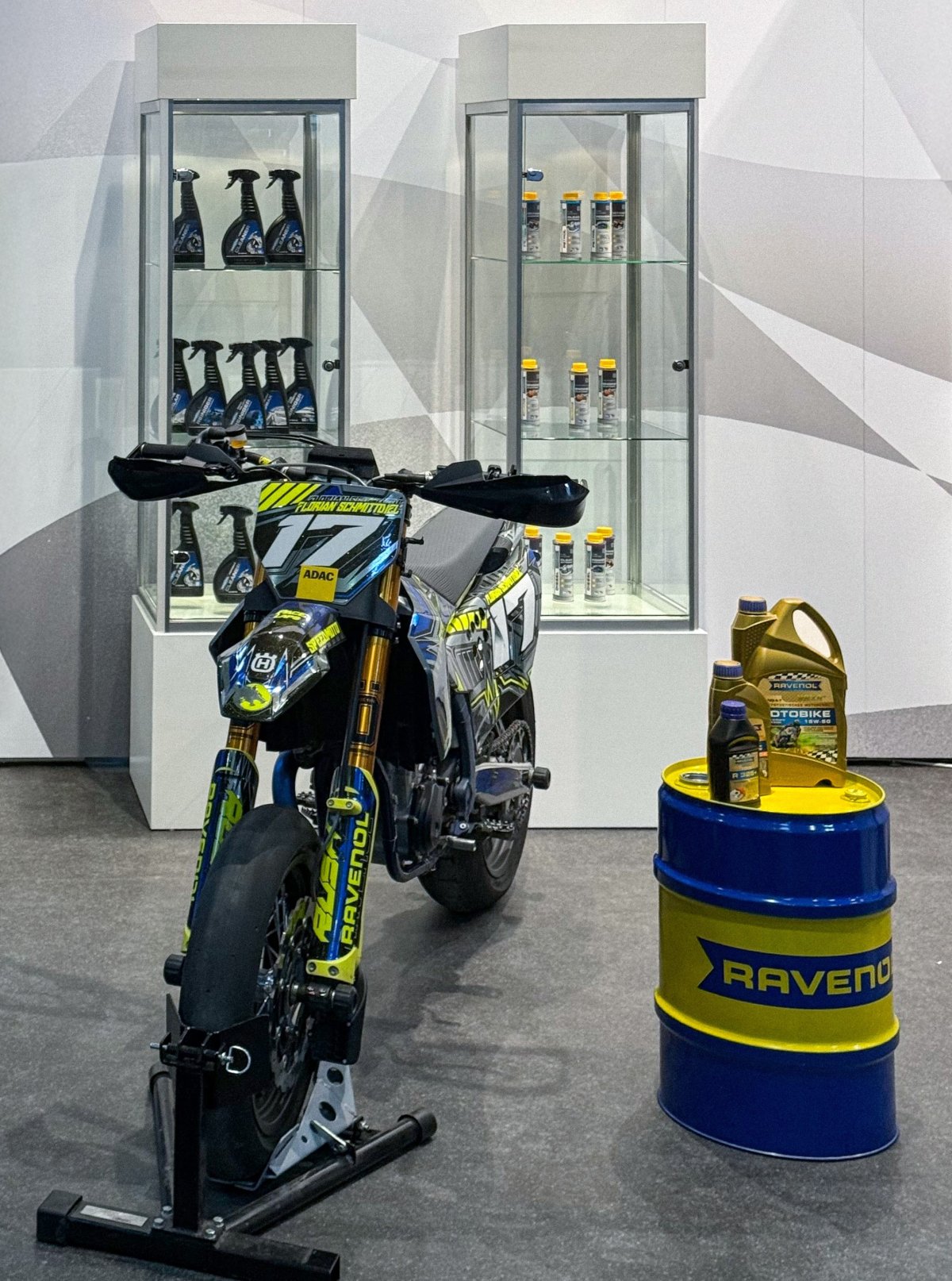 Naked Bike auf dem Stand Naked Bike auf dem Stand