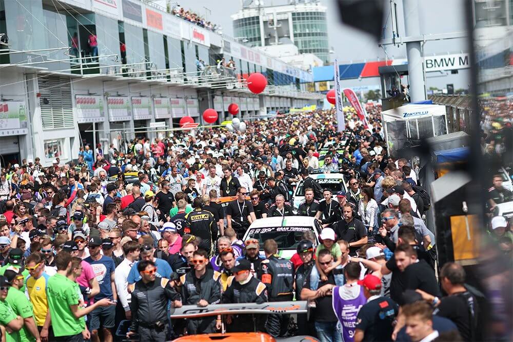 The pit lane before the start The pit lane before the start