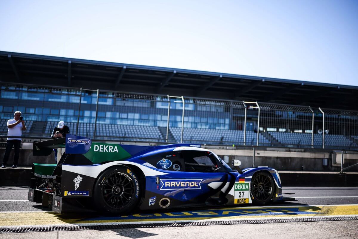 Der LMP3 in der Boxengasse