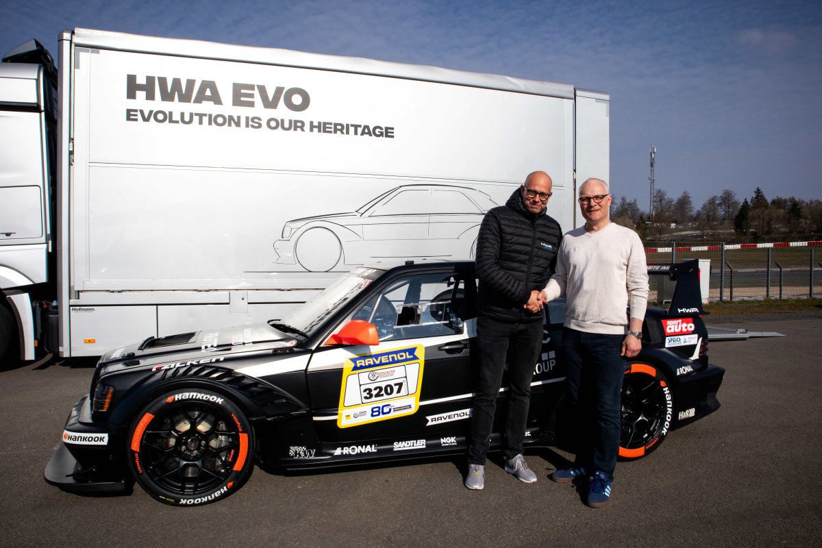 From left: Martin Marx, CEO HWA AG, and Martin Huning, Director RAVENOL Motorsport.